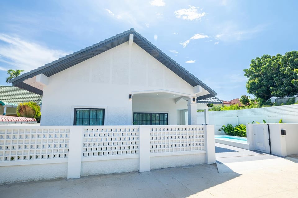 Villa Anna, minutes from the beach and city Pattaya House in Pattaya City
