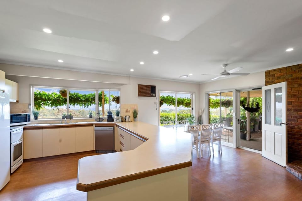 Monkey Gully Retreat - Pool - Mansfield - Sleeps 9 House in Mansfield