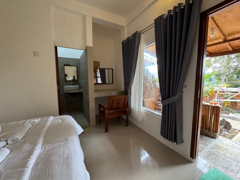 Property building, Bed, Bedroom, wardrobe