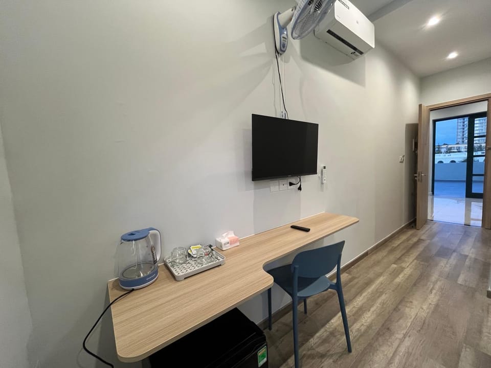 TV and multimedia, air conditioner