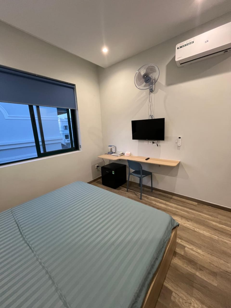 Bed, TV and multimedia, Photo of the whole room, Bedroom, air conditioner
