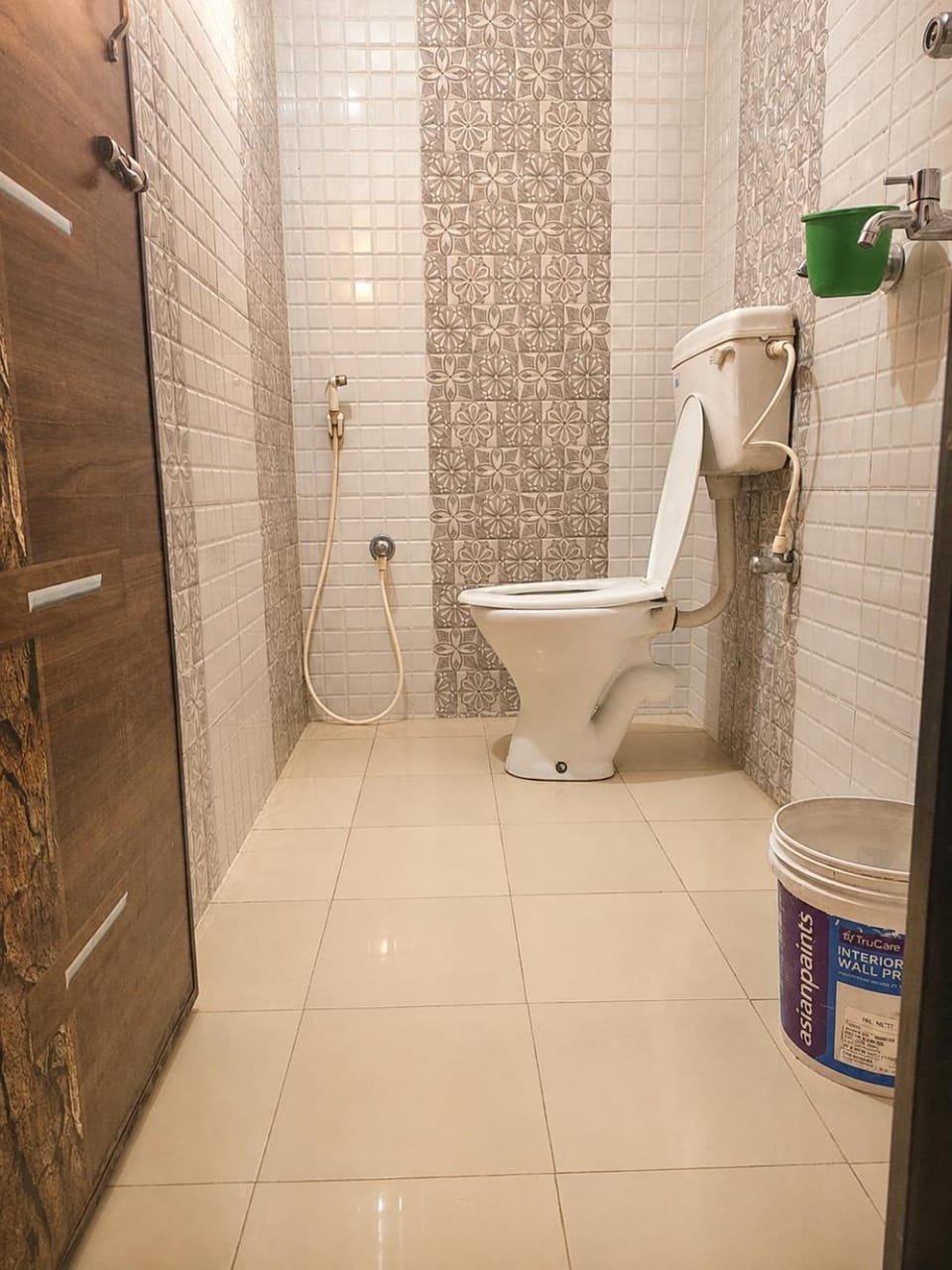 Shower, Toilet, Bathroom, bidet, towels