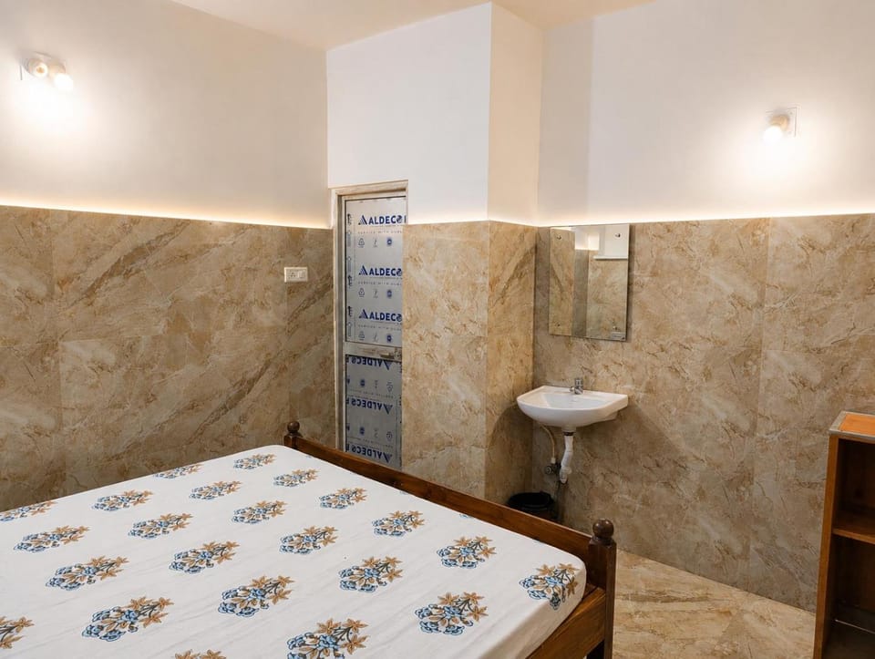 Shower, Toilet, Bathroom, Photo of the whole room, Bedroom