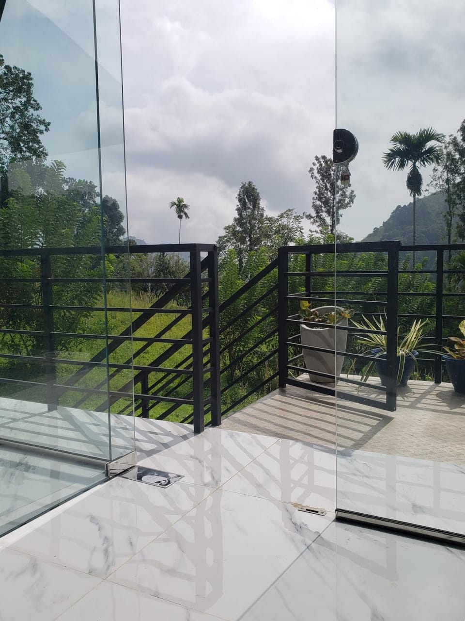Property building, Patio, Day, Natural landscape, View (from property/room), View (from property/room), Balcony/Terrace, Landmark view, Landmark view, Mountain view, Mountain view