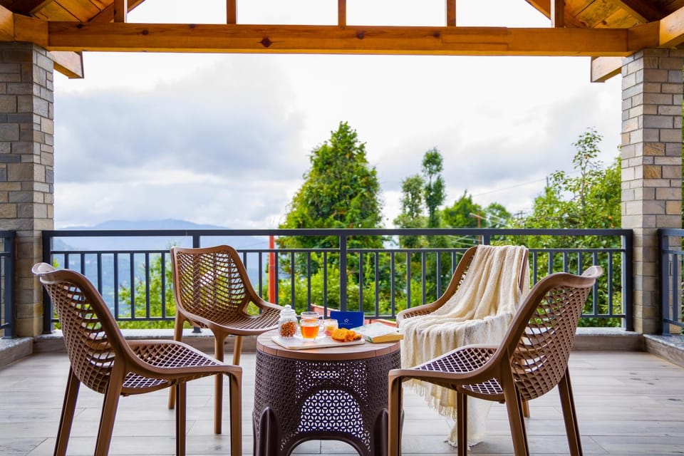Patio, Natural landscape, View (from property/room), Balcony/Terrace, Seating area, Dining area