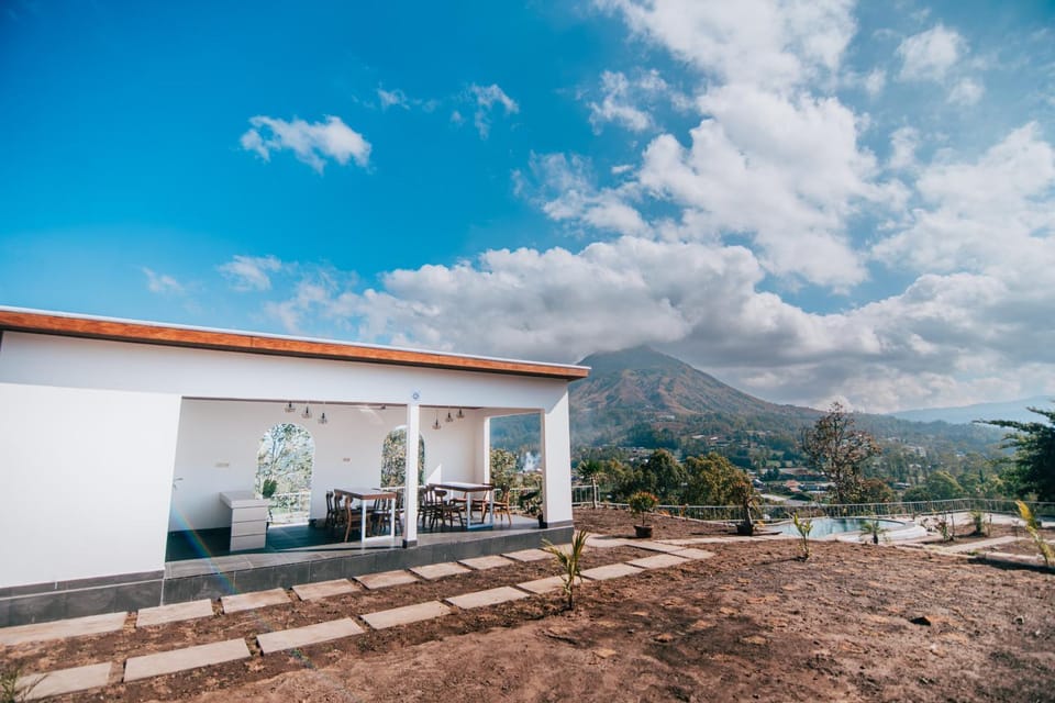 Moon Batur Cabin Cabin in Karangasem Regency