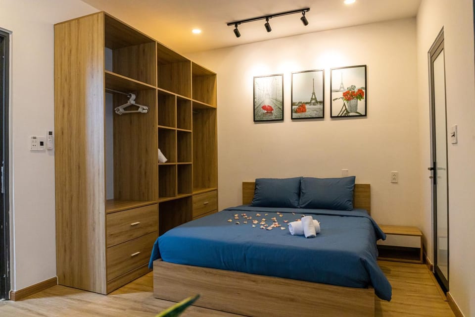 New Happy House Homestay's My Khe Beach with 4BR Villa in Da Nang