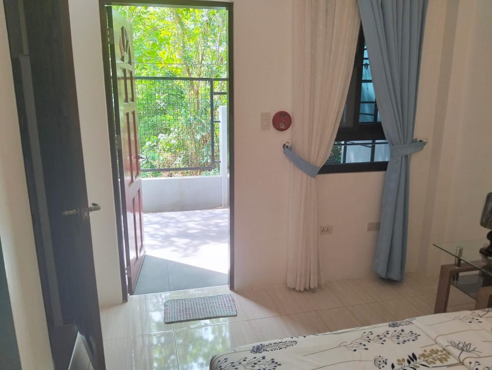 Alona Whitehouses Resort Apartment in Panglao