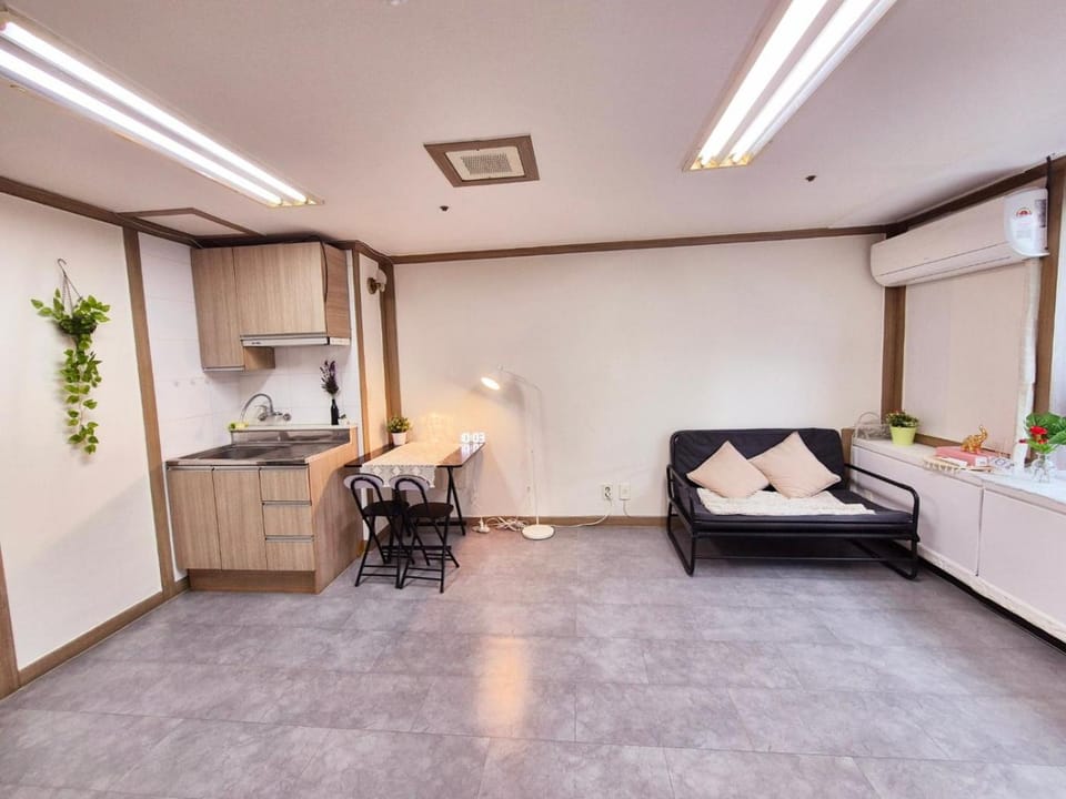 Healing Space Just 3 Min from Myeonghak St House in South Korea