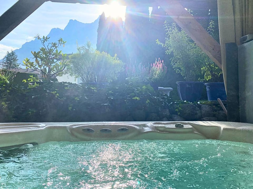 Hot Tub, Spa and wellness centre/facilities
