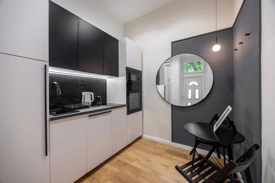 Kitchen or kitchenette, Dining area, toaster