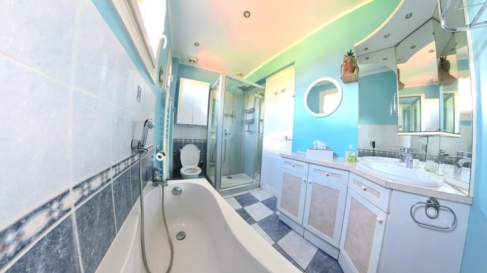 Bathroom, Bath