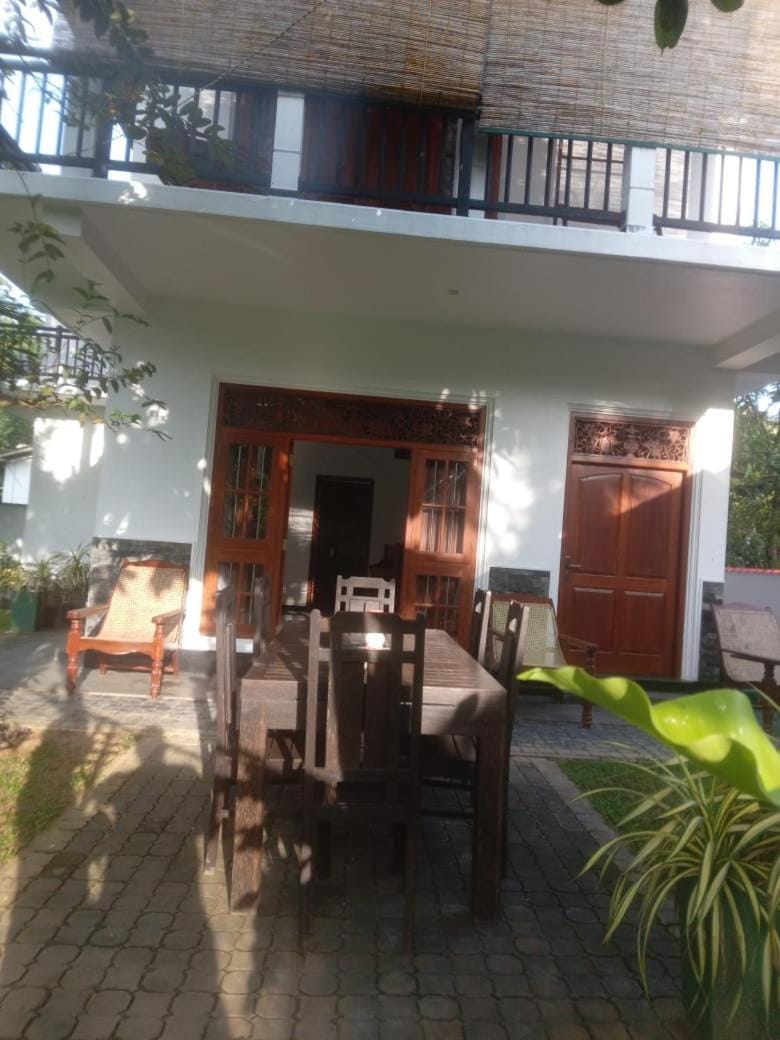 Villa Aurora Villa in Hikkaduwa