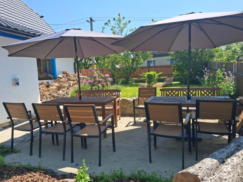 Garden, Seating area