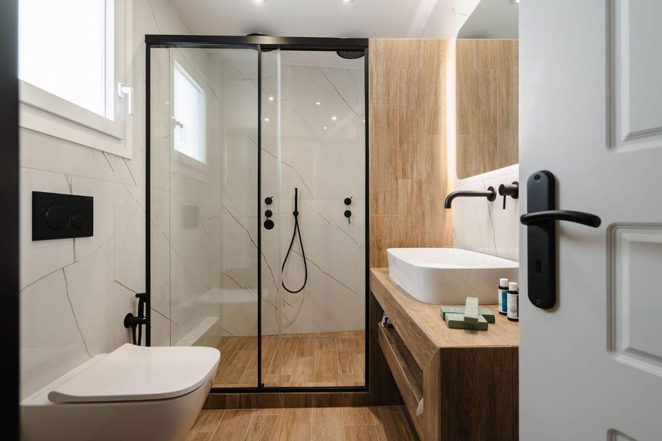 Shower, Toilet, Bathroom