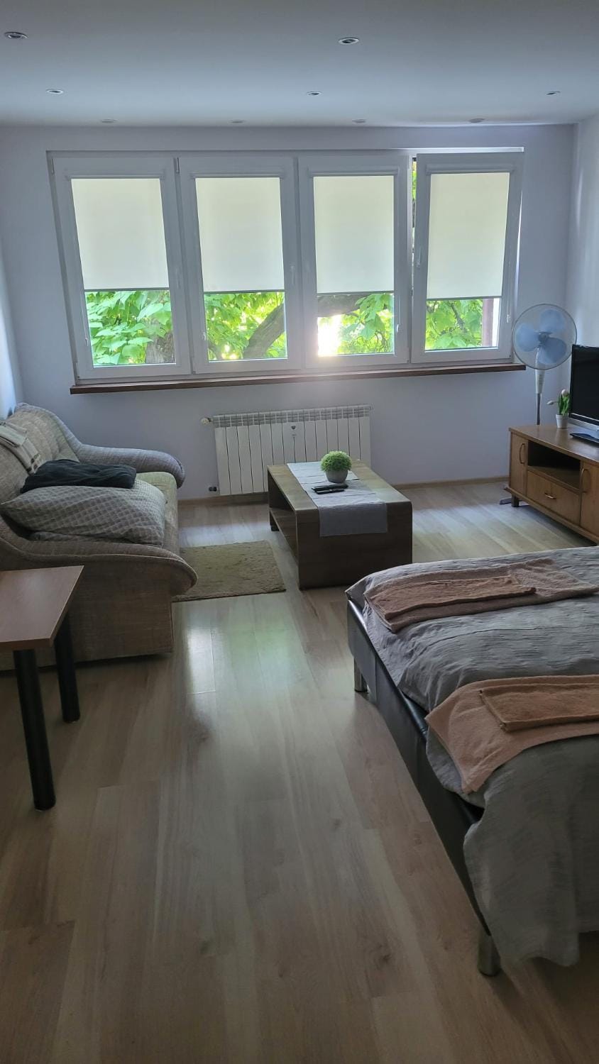 TV and multimedia, Photo of the whole room, Bedroom