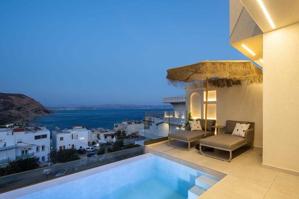 Natural landscape, View (from property/room), Balcony/Terrace, Seating area, Mountain view, Pool view, Sea view, Swimming pool, sunbed