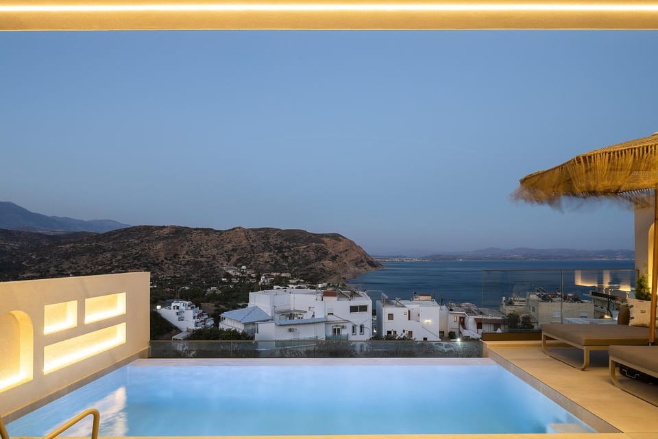 Property building, Natural landscape, View (from property/room), Balcony/Terrace, Mountain view, Pool view, Sea view, Swimming pool
