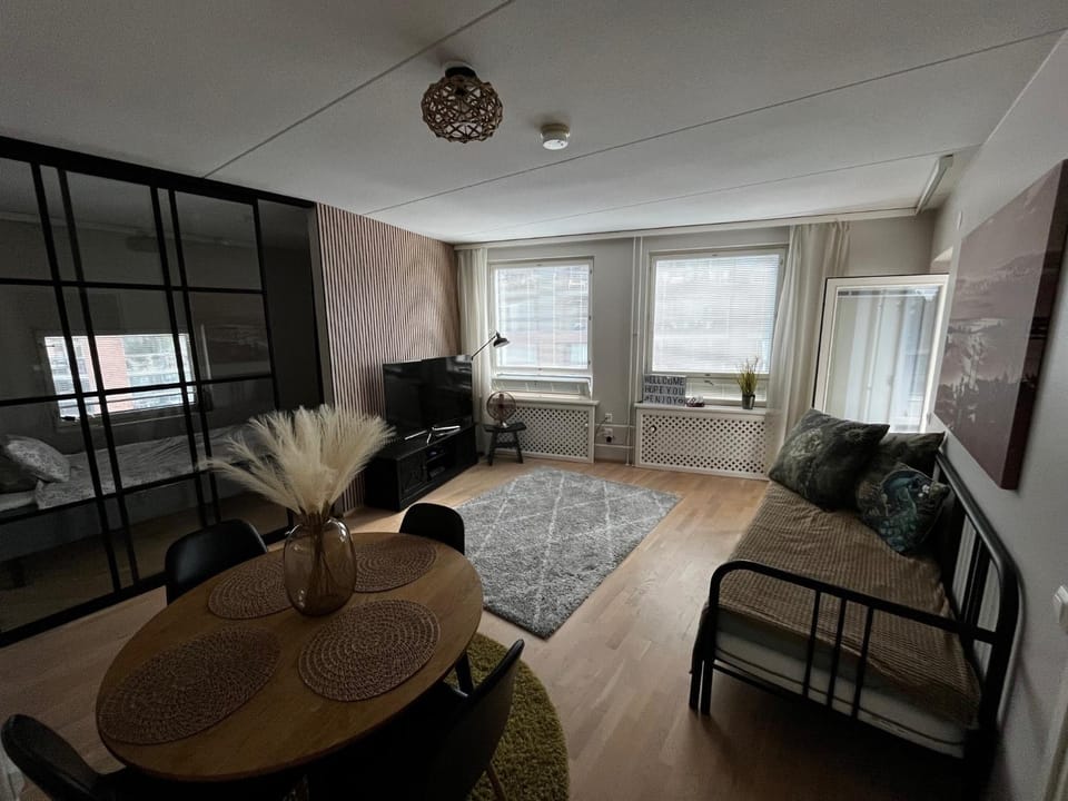 TV and multimedia, Living room, Seating area, Dining area