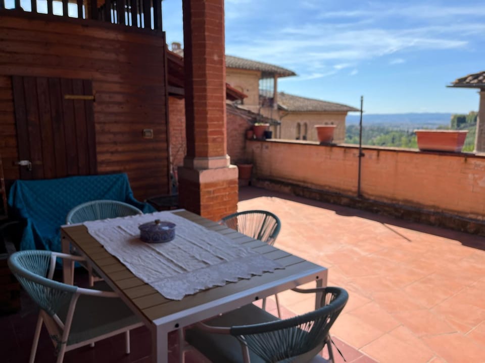 Property building, Day, Natural landscape, View (from property/room), Balcony/Terrace, Dining area