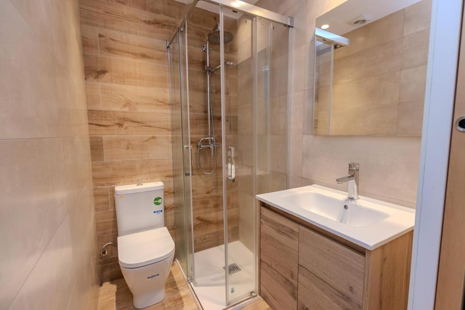 Shower, Toilet, Bathroom