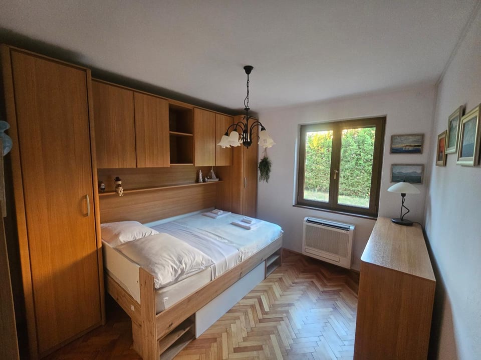 Bed, Photo of the whole room, Bedroom, wardrobe