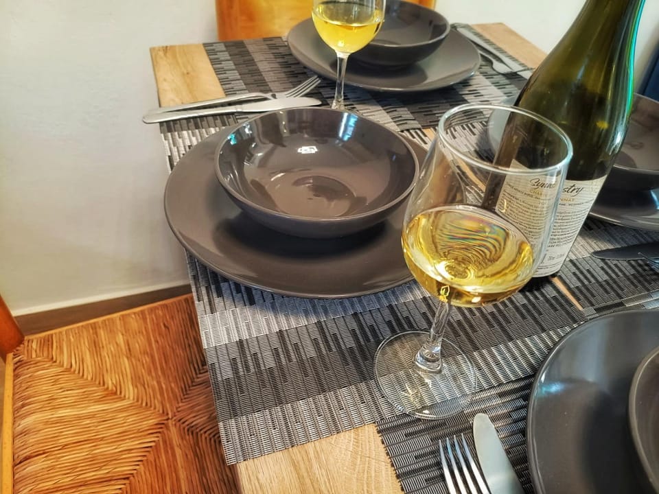 Kitchen or kitchenette, Seating area