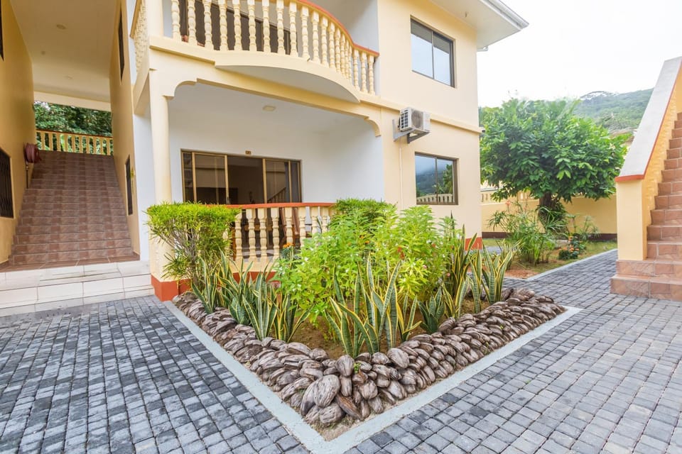 Property building, View (from property/room), Balcony/Terrace, Garden view