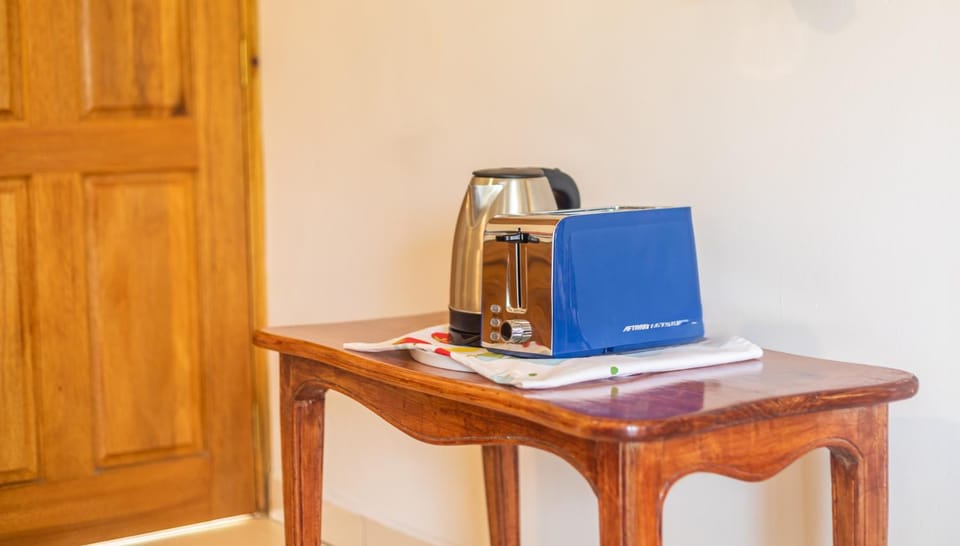 Coffee/tea facilities, Kitchen or kitchenette, toaster