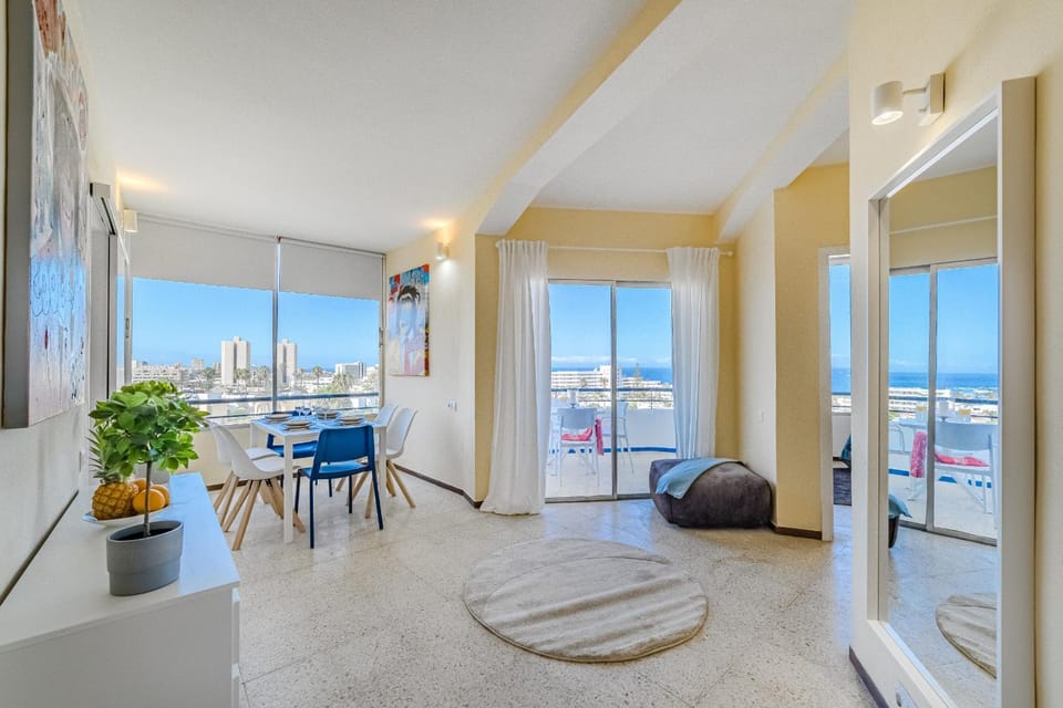 Skyline by the Sea - Playa de las Americas Apartment in Playa de las Americas