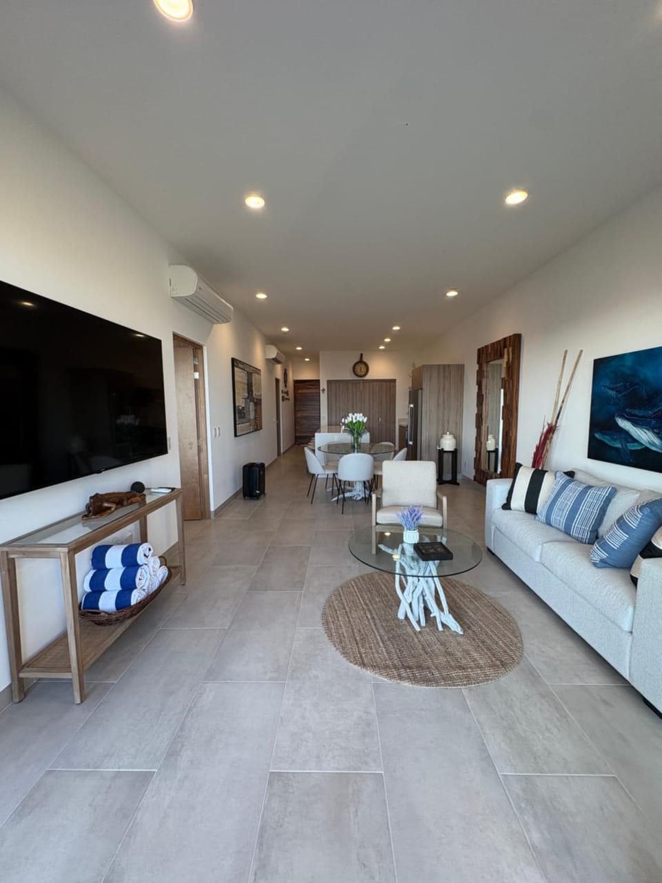 Communal lounge/ TV room, TV and multimedia, Living room, Seating area, Dining area, Evening entertainment