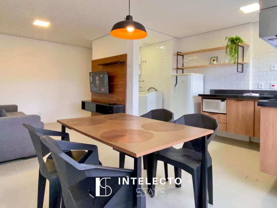 Kitchen or kitchenette, Living room, Seating area, Dining area, pet friendly, stove