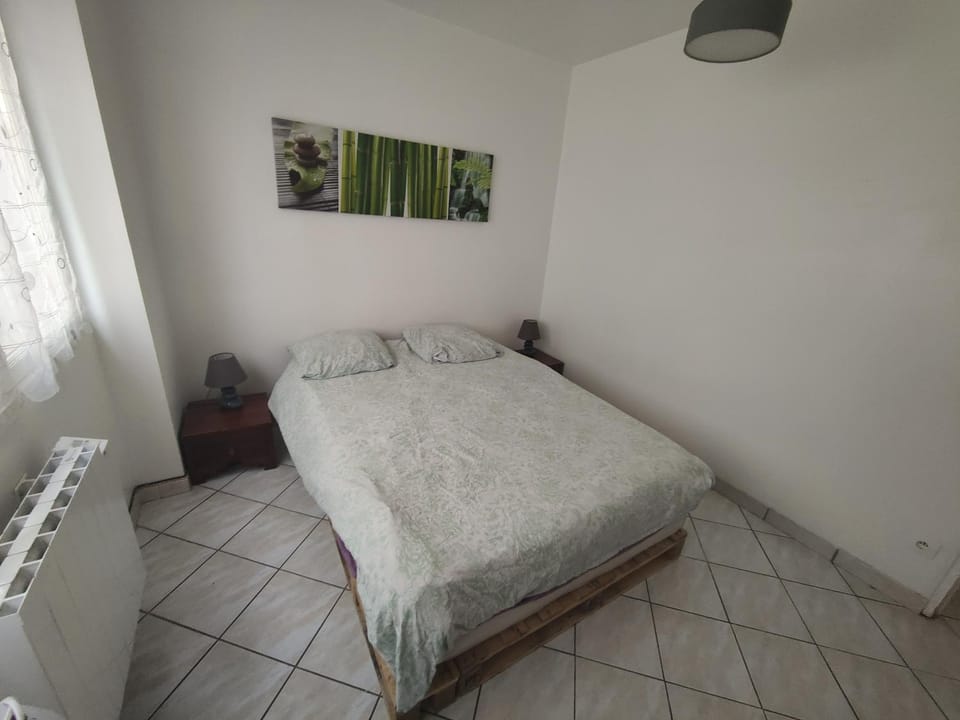 T3 spacieux proche gare Montargis Wifi linges fournis Apartment in Centre-Val de Loire