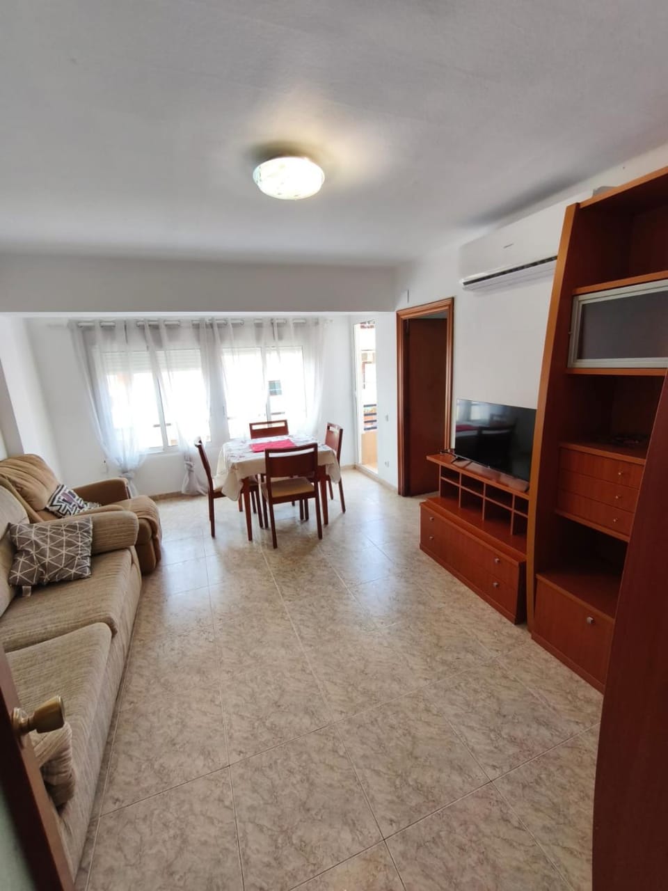 TV and multimedia, Living room, air conditioner