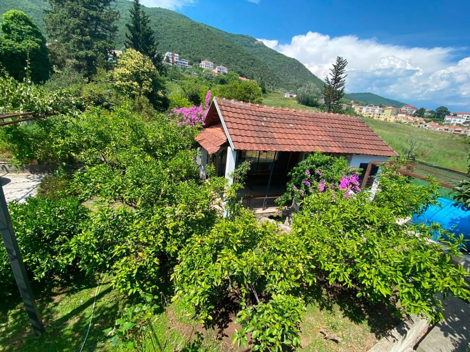 BBQ facilities, On site, Garden view, Mountain view
