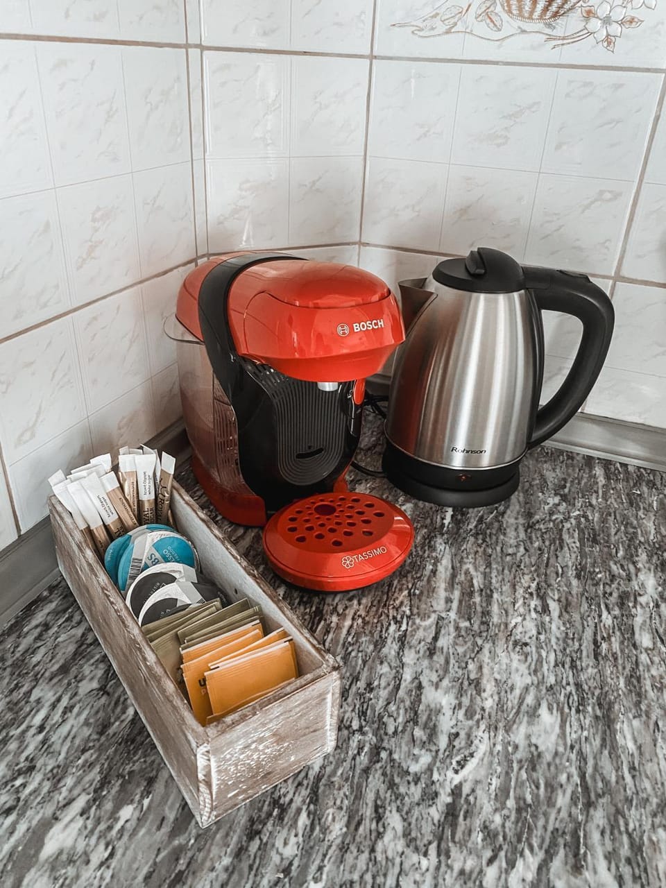 Coffee/tea facilities, Kitchen or kitchenette