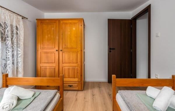 Bed, Photo of the whole room, Bedroom, towels, wardrobe