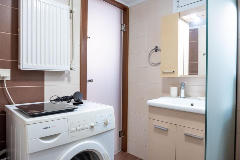 Bathroom, washing machine