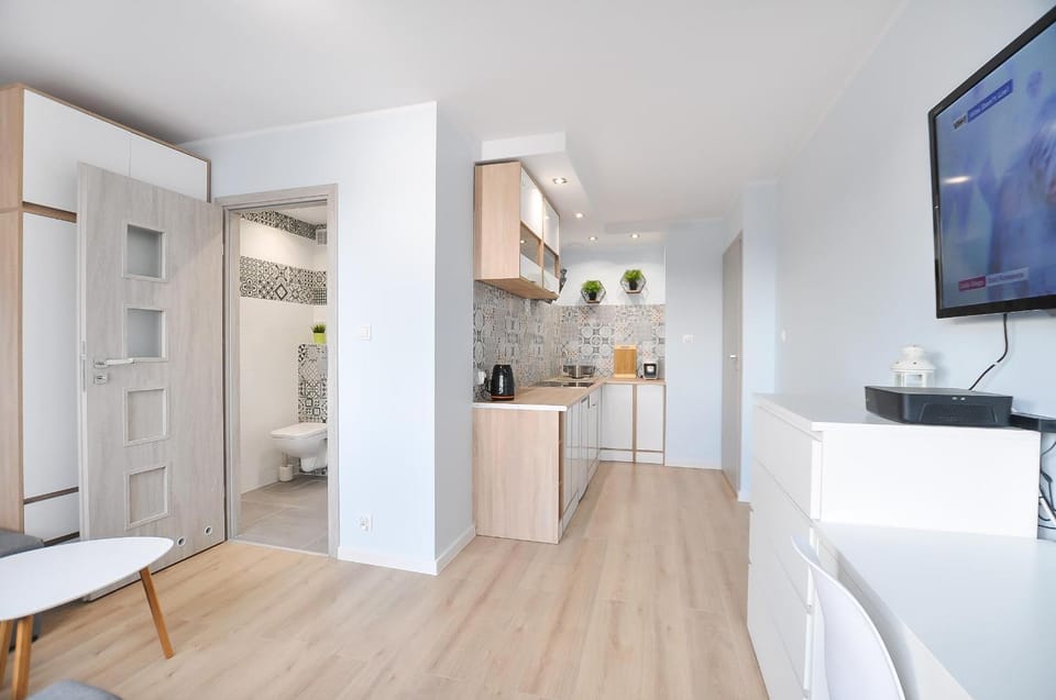 TV and multimedia, Kitchen or kitchenette, oven, stove