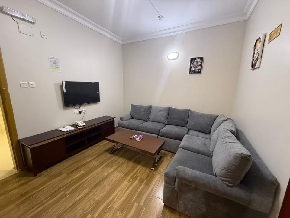 Communal lounge/ TV room, TV and multimedia, Seating area