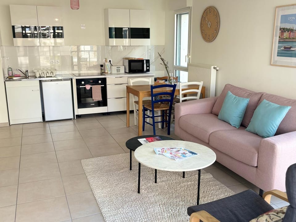 Kitchen or kitchenette, Living room, Dining area
