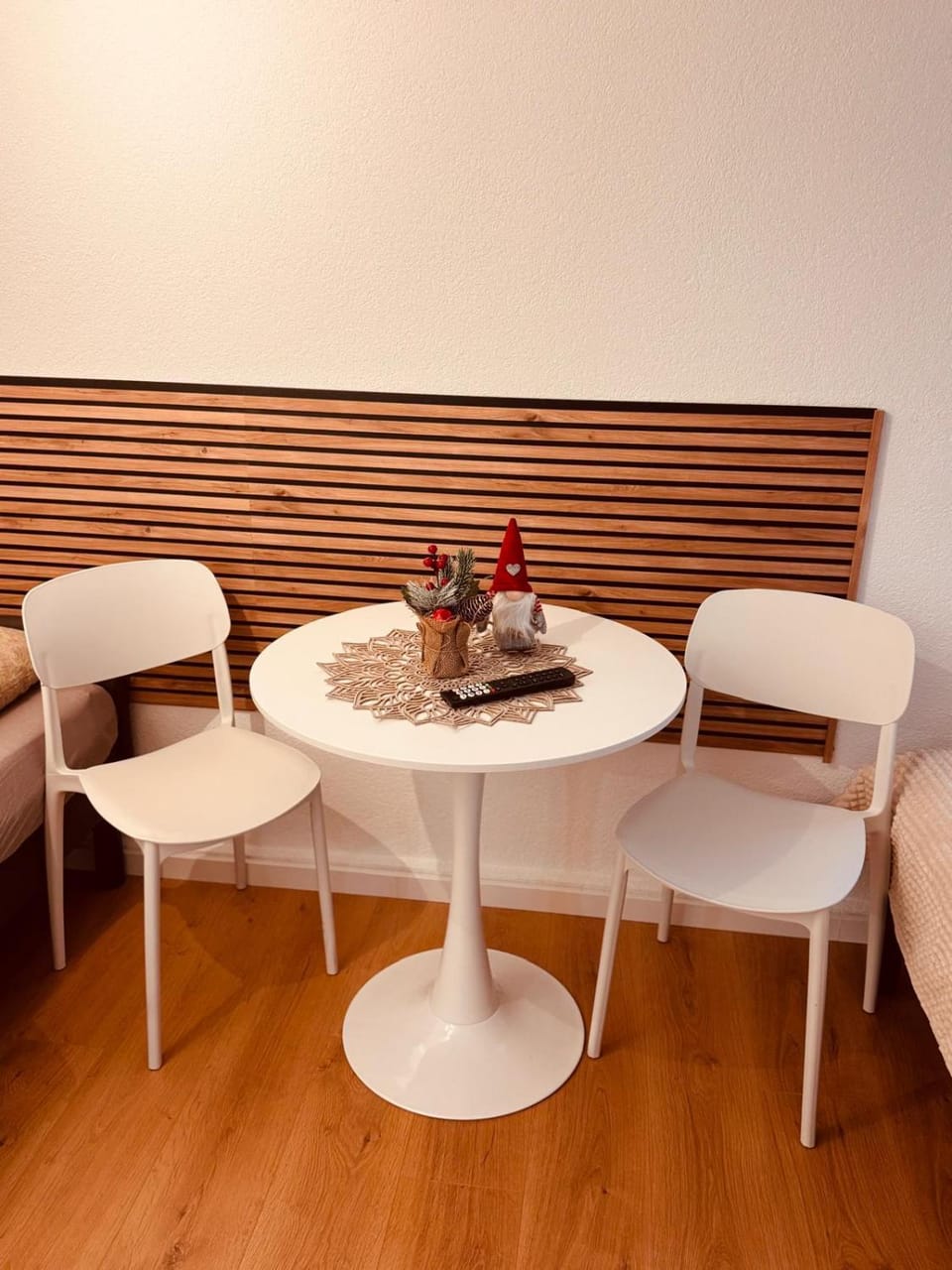 Traumhaft modernes Zimmer mit 2 Einzelbetten Gemeinschaftsbad- WC Vacation rental in Baden-Württemberg