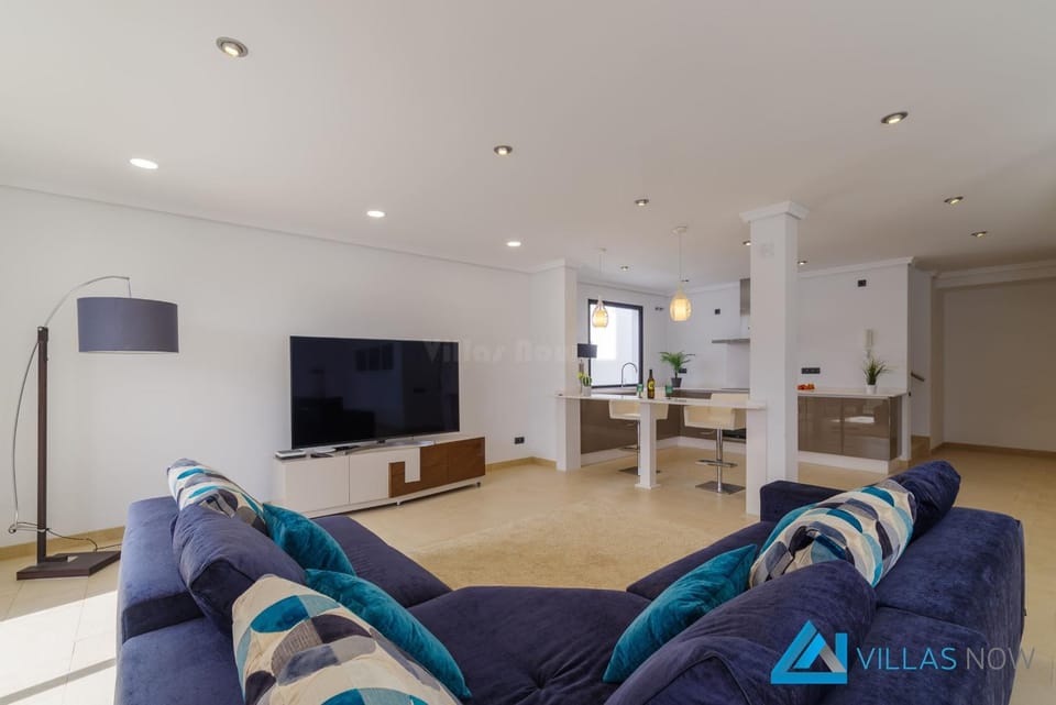 Communal lounge/ TV room, Living room