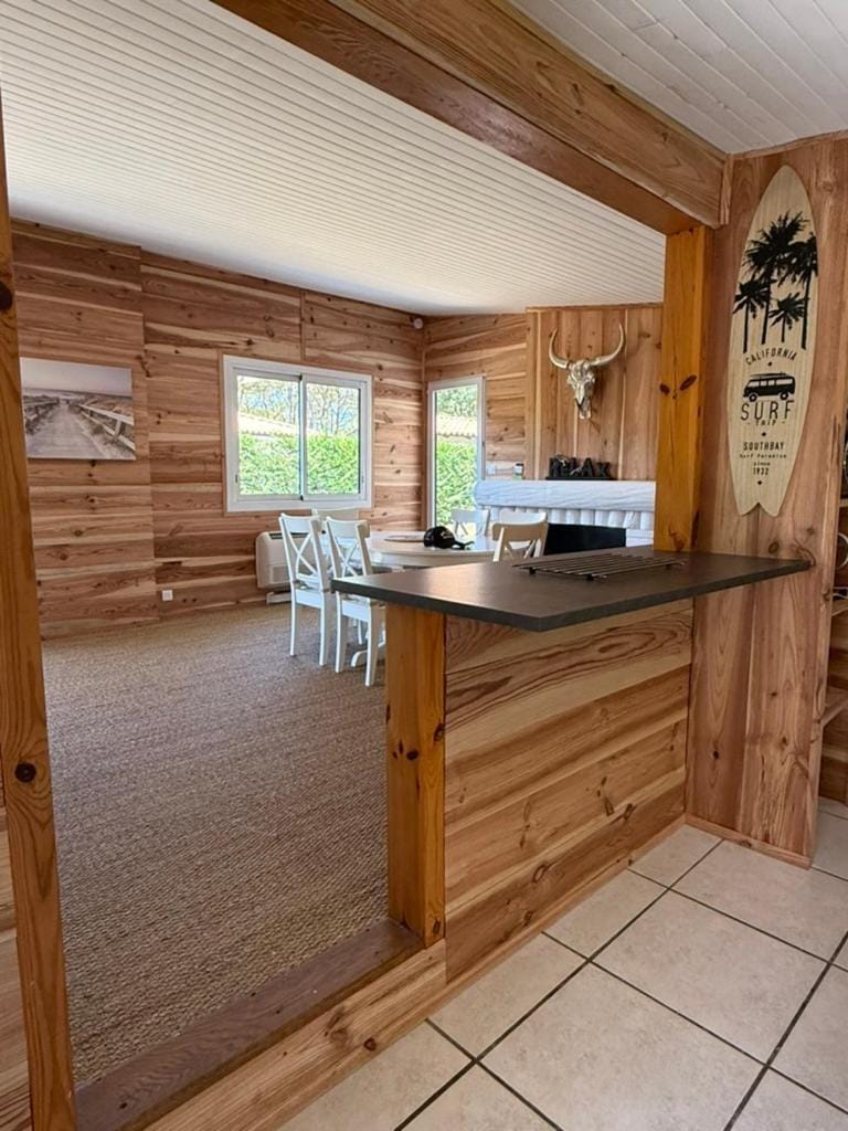 La Maison de la forêt et son jaccuzy House in Sanguinet
