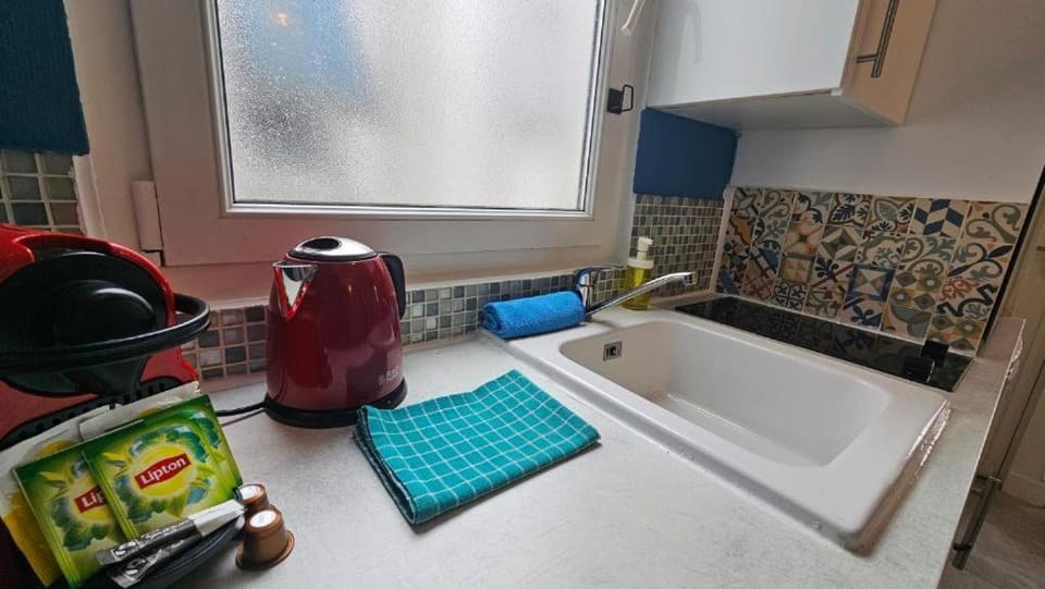 Coffee/tea facilities, Kitchen or kitchenette