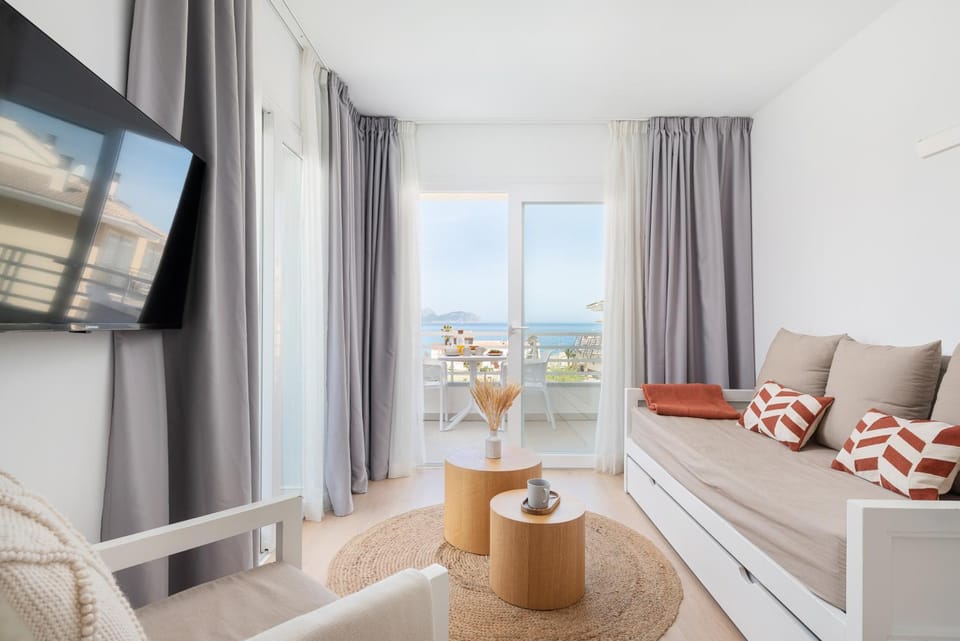 Living room, Sea view