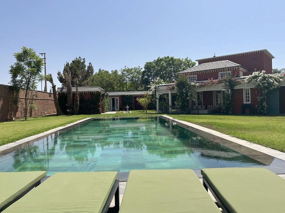 Property building, Garden, Swimming pool