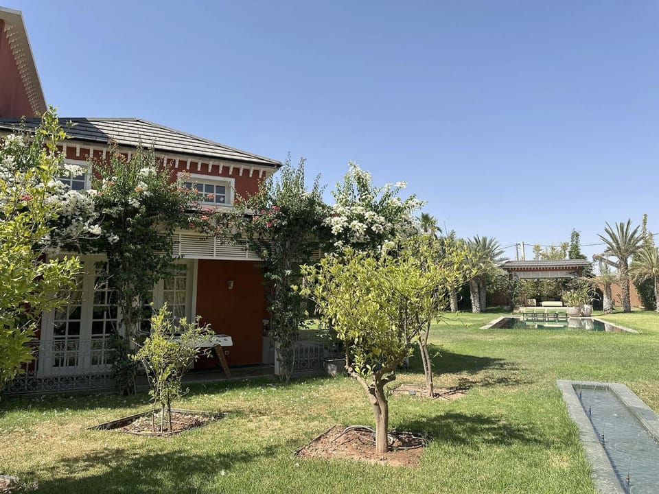 Property building, Garden