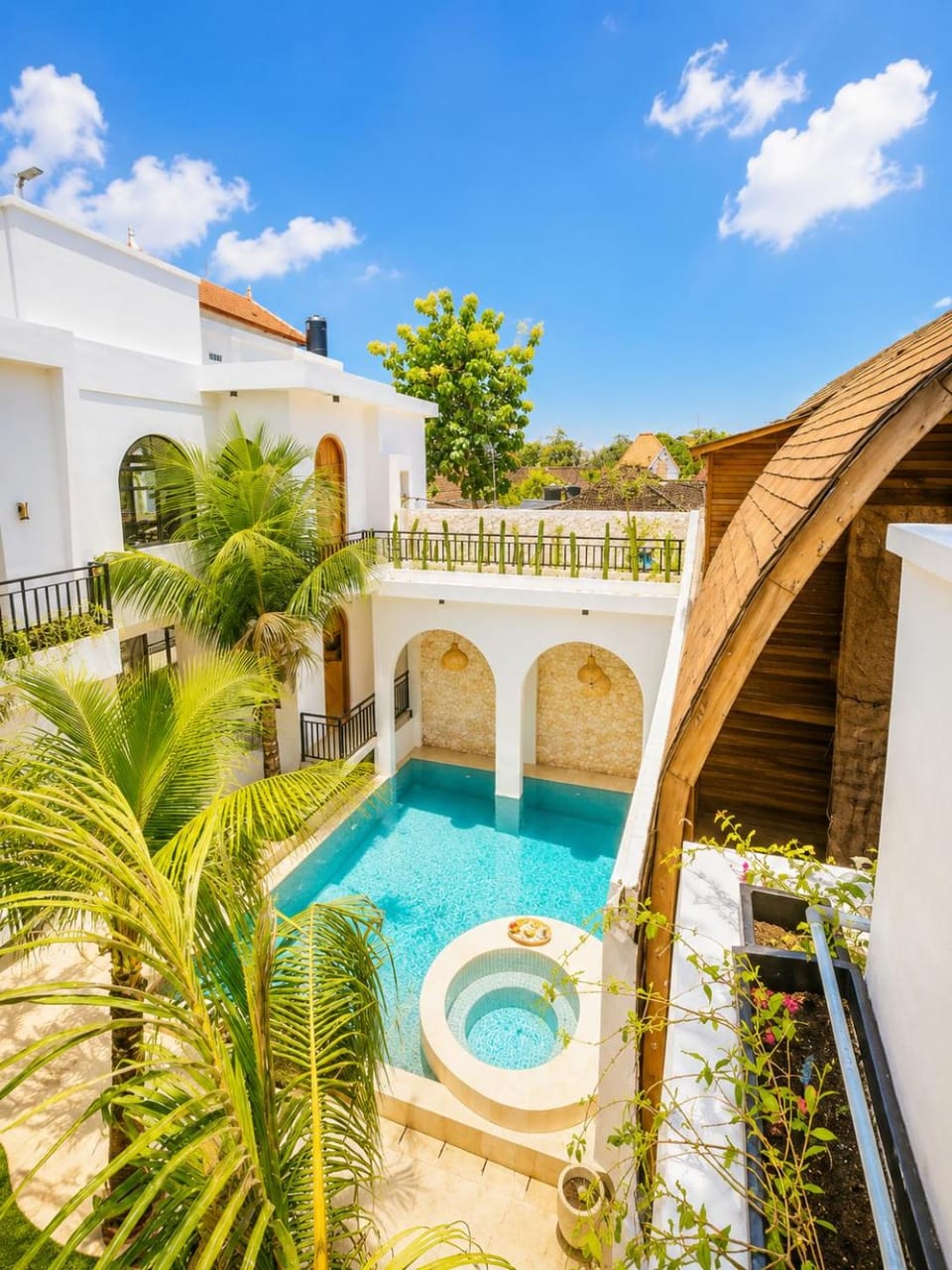 Swimming pool