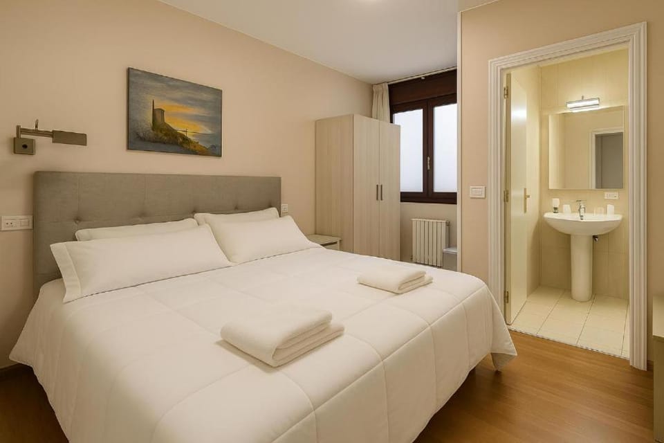 Elara MSuites Bed and Breakfast in Viveiro